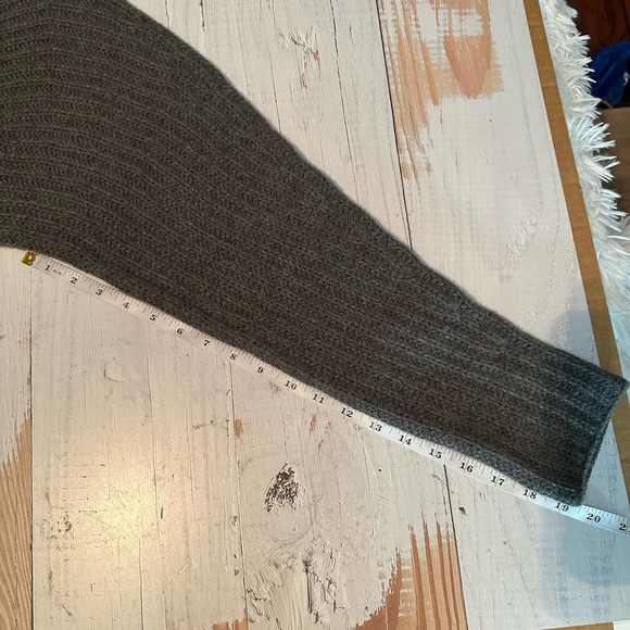 Theory Sculpted Knit Pullover Sweater Airy Wool Cashmere Grey Melange Size Small - Picture 9 of 13